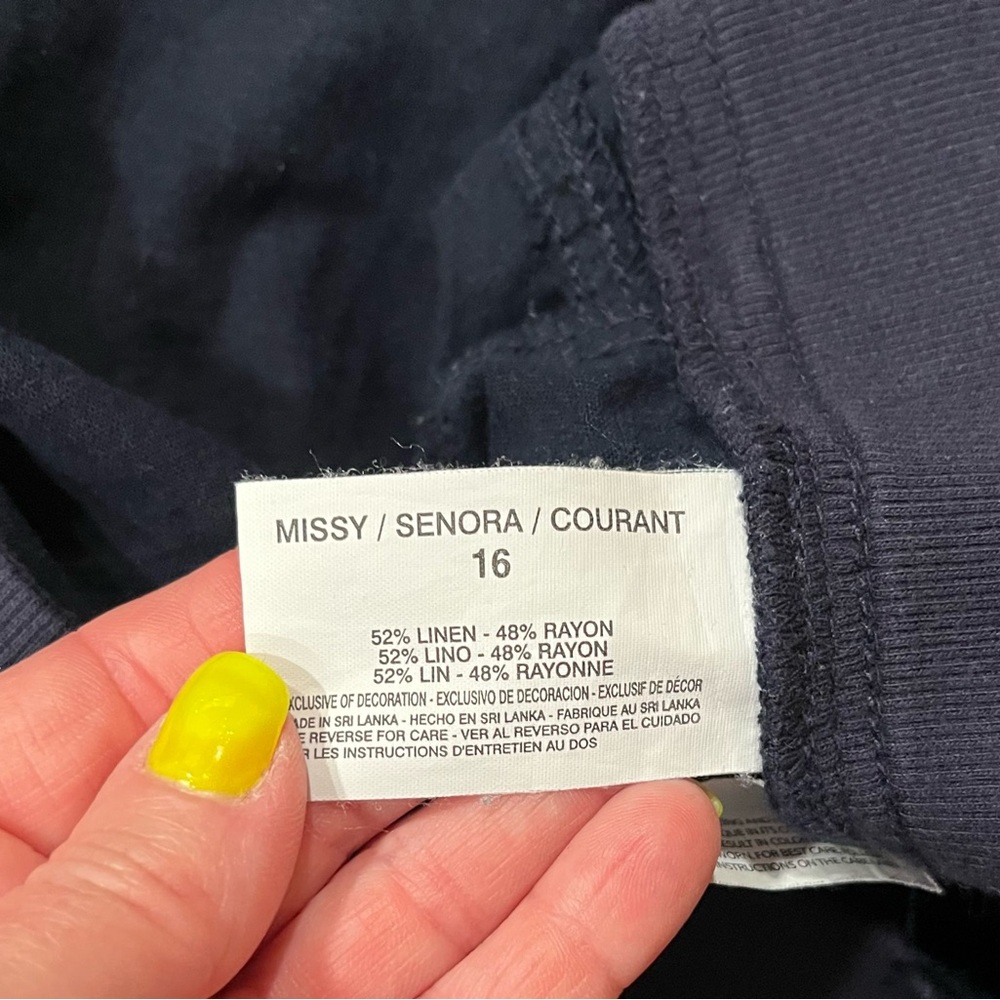 Gloria Vanderbilt Women Navy Cargo Capri Pants - Picture 7 of 7
